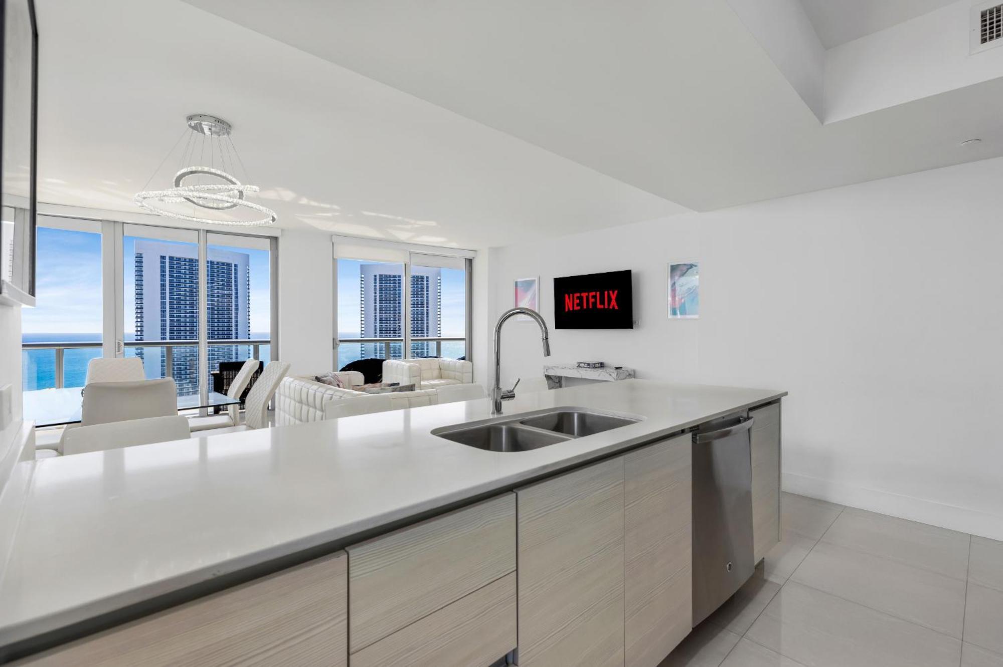Resort-Style Living With Direct Ocean Views - 3Br Beauty Hallandale Beach Exterior foto